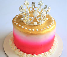 Load image into Gallery viewer, Prince/Princess 4 Inch Gourmet Doggy Cake
