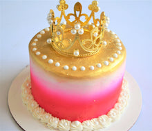 Load image into Gallery viewer, Prince/Princess 4 Inch Gourmet Doggy Cake