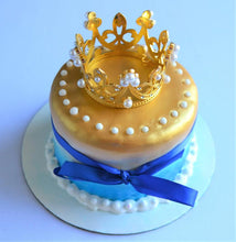 Load image into Gallery viewer, Prince/Princess 4 Inch Gourmet Doggy Cake