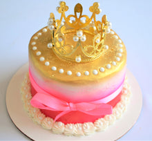 Load image into Gallery viewer, Prince/Princess 4 Inch Gourmet Doggy Cake