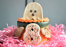 Load image into Gallery viewer, Gourmet 4 Inch Halloween Cake