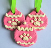 Load image into Gallery viewer, Personalized Hanging Ornament Cookies